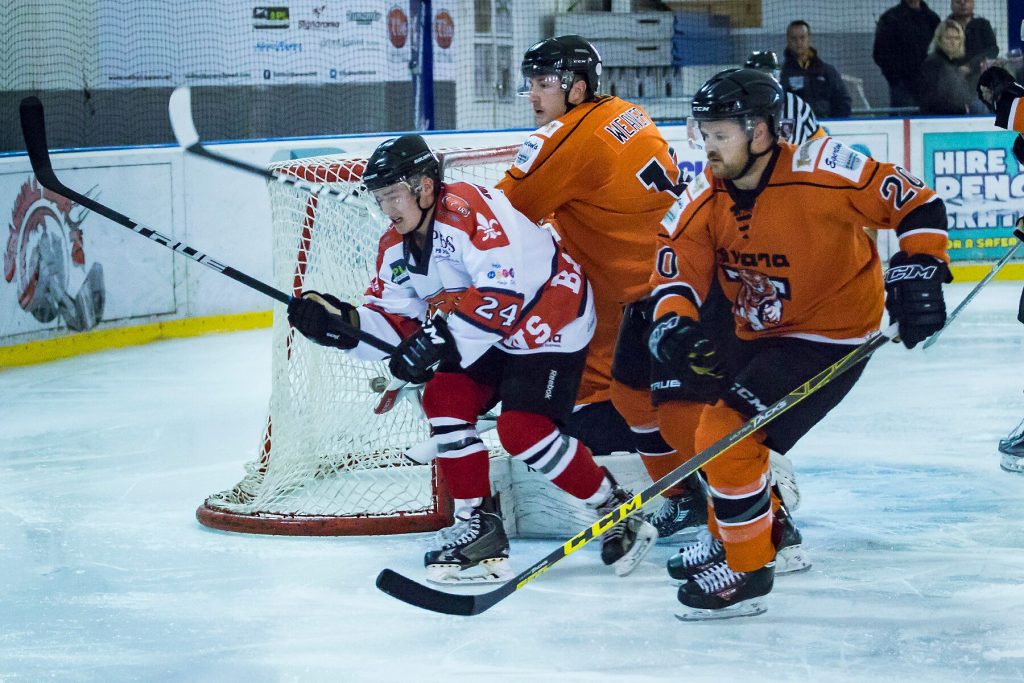 Phil Mulcahy rounds the net (Steve Crampton)