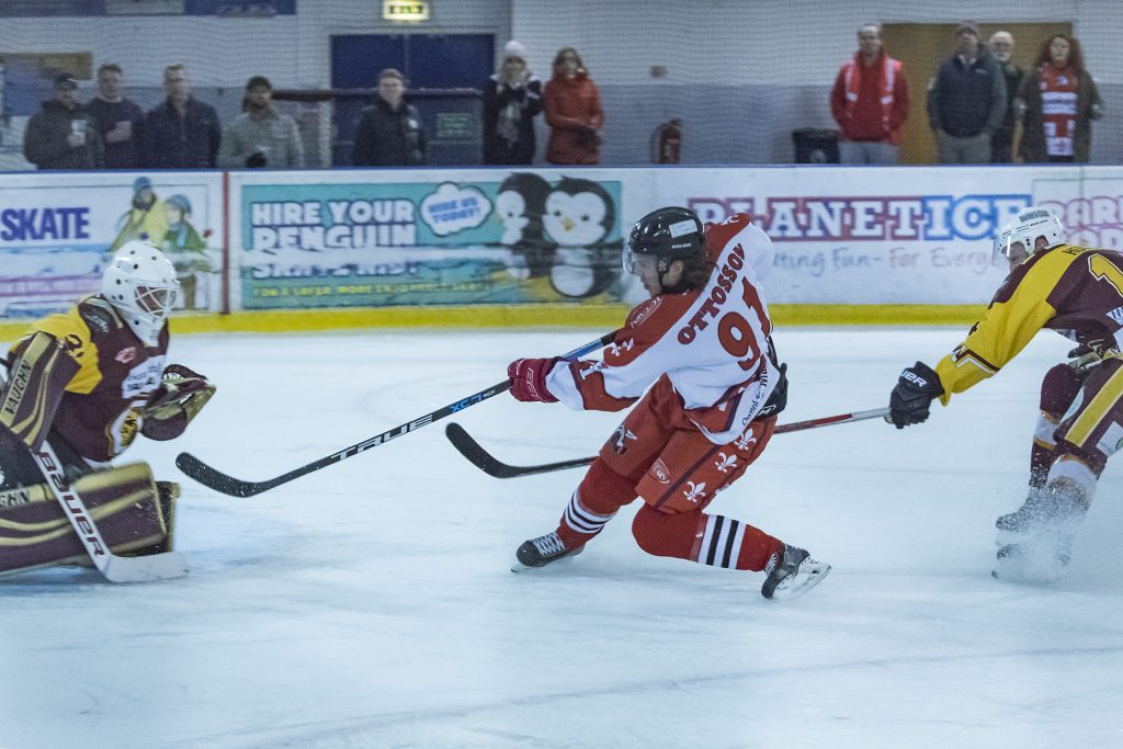 Niklas Ottosson was out of luck this time against a determined Lawson (steve Crampton)