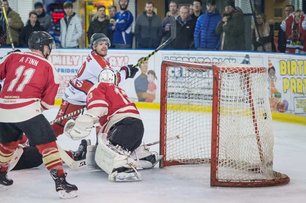 Josh Bruce finds the net (Harish Chavda www.dingleimages.com)