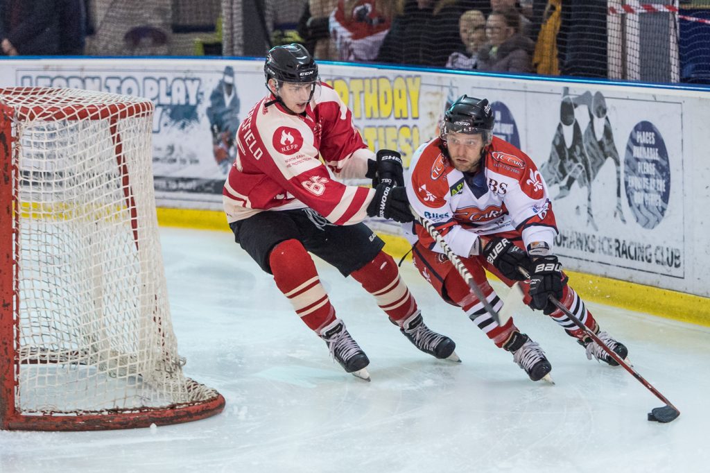 Adam Brittle rounds the Billingham net (Harish Chavda www.dingleimages.com)