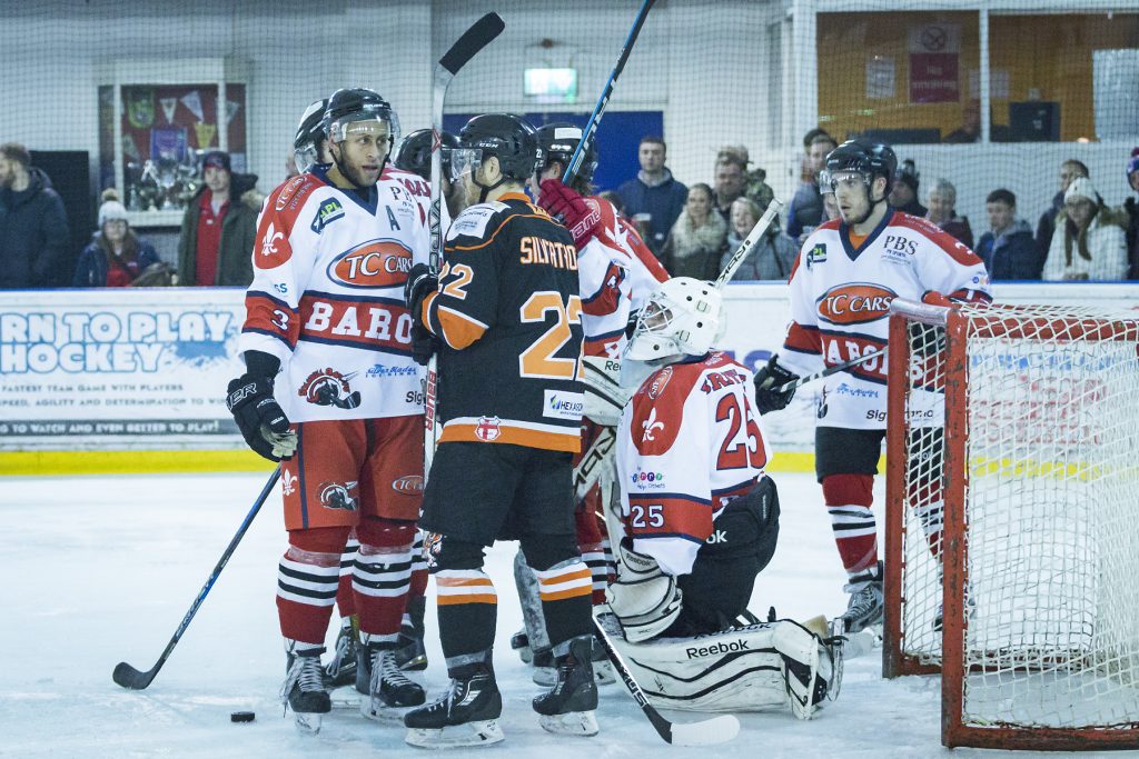 Marcus Maynard wonders if Jason Silverthorn fancies a chat (Steve Crampton)