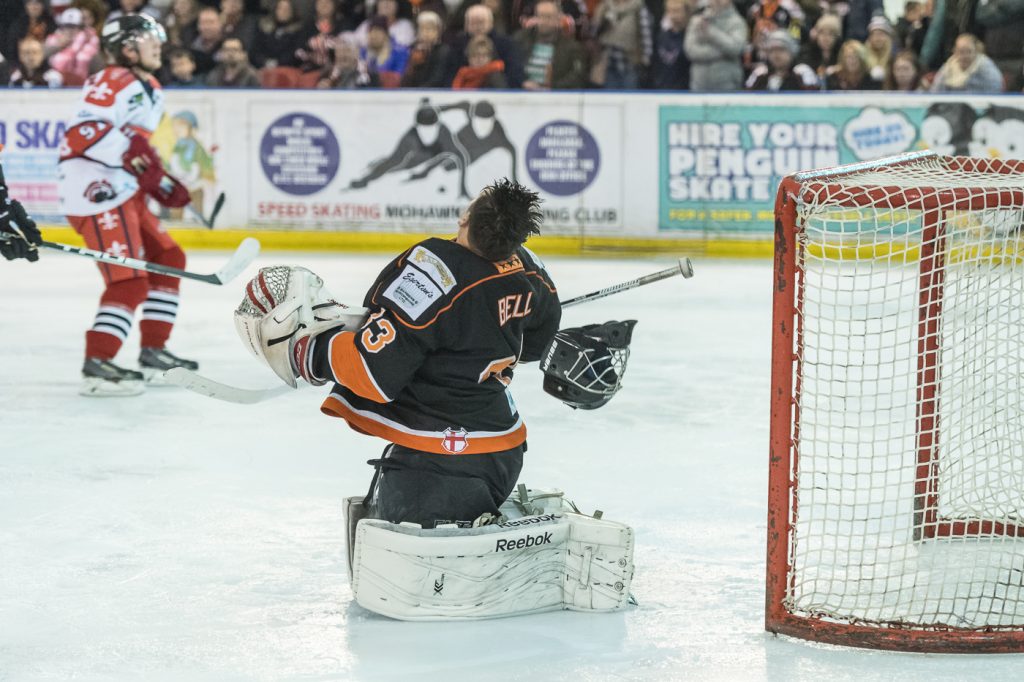 Dennis Bell kept his head but lost his mask ! (Harish Chavda, www.dingleimages.com)